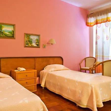 Bed and Breakfast Residencial Colombo 3*