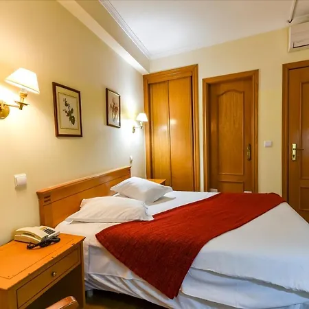 Bed and Breakfast Residencial Colombo 3*