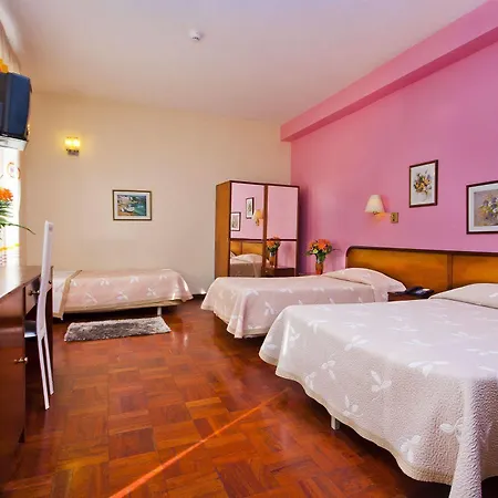 Residencial Colombo 2* Funchal (Madeira)