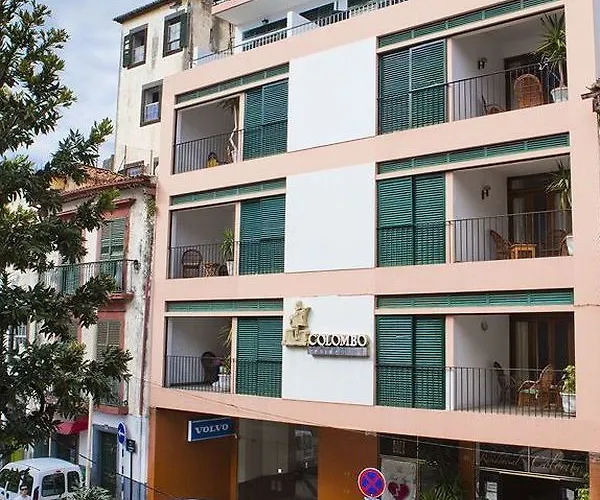 לינה וארוחת בוקר Residencial Colombo פונשל