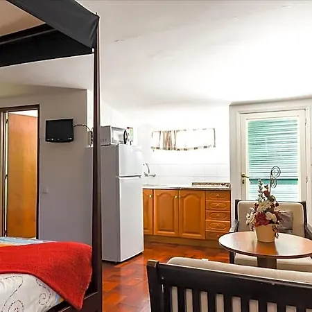 Residencial Colombo Bed & Breakfast 3*
