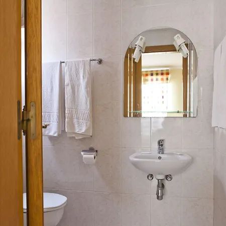Alojamento de Acomodação e Pequeno-almoço Residencial Colombo Funchal (Madeira)