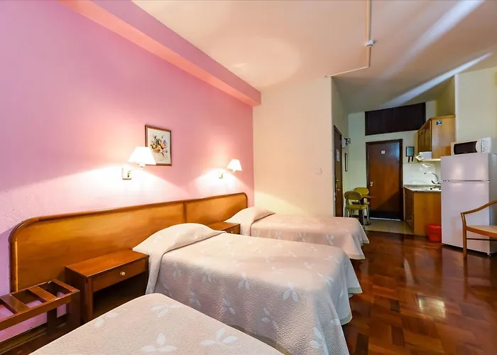 Residencial Colombo Oda ve Kahvaltı Funchal