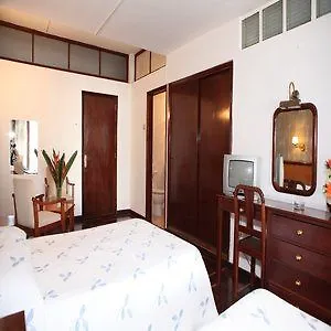 Residencial Colombo Oda ve Kahvaltı Funchal