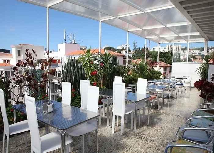 לינה וארוחת בוקר Residencial Colombo 3*