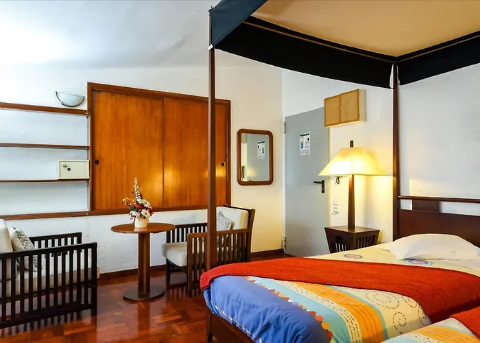 Residencial Colombo Couette-café Funchal (Madeira)